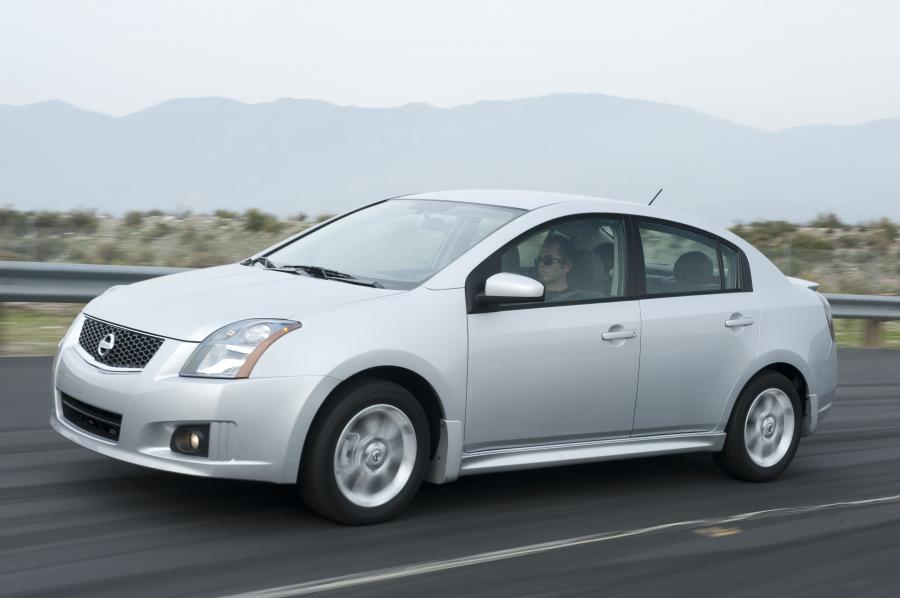  Nissan Sentra SR 2009 года  (фото 9 из 34)